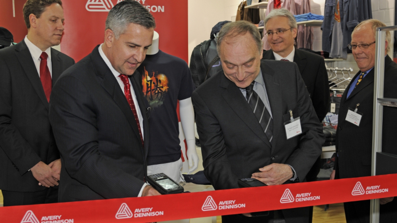 Avery opens European design center for apparel industry