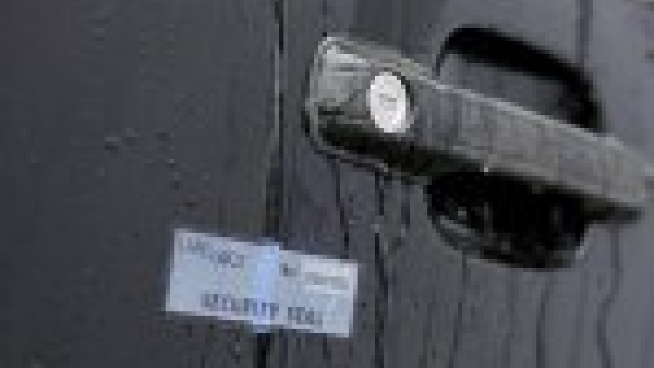 Label Lock security seals used for record authentication