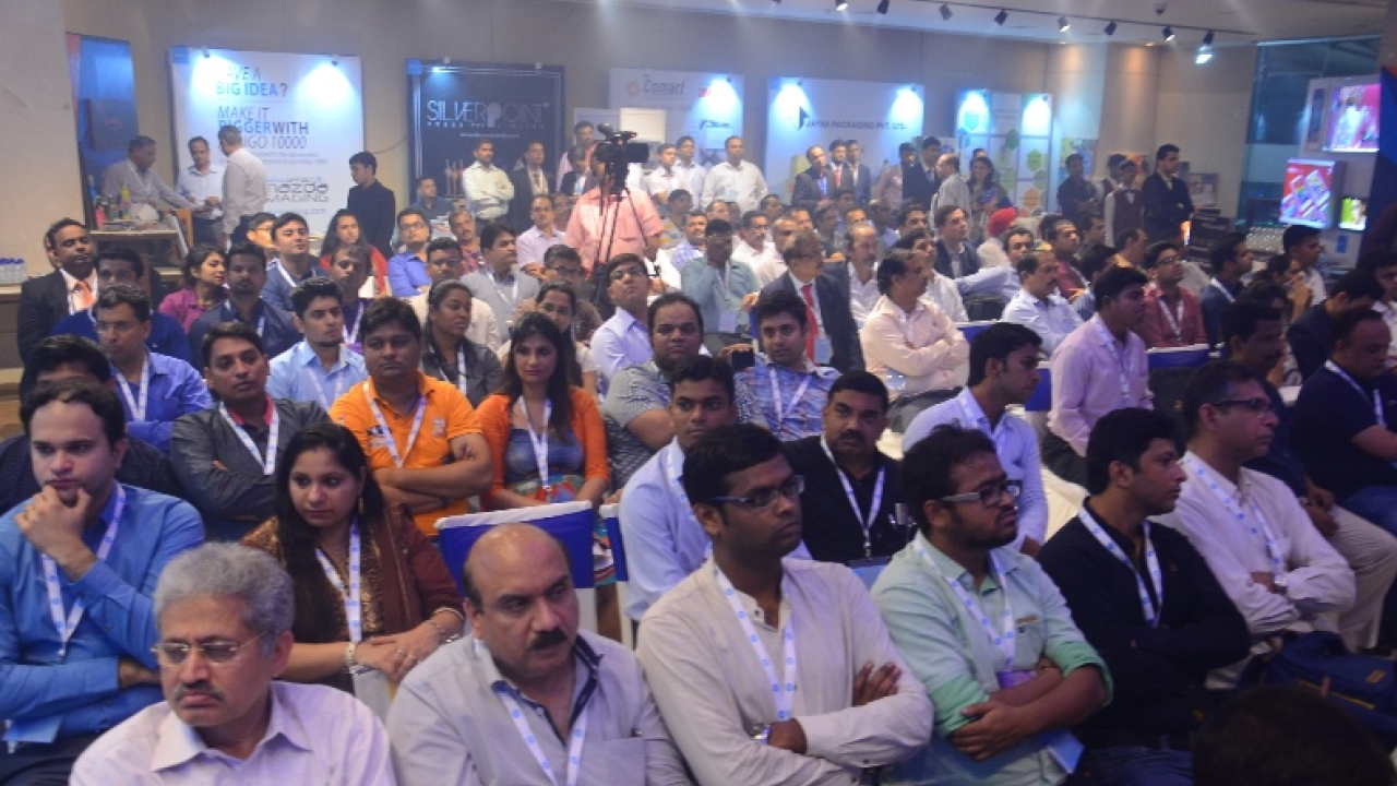 HP Graphic Solution Business team along with the partners and service providers 