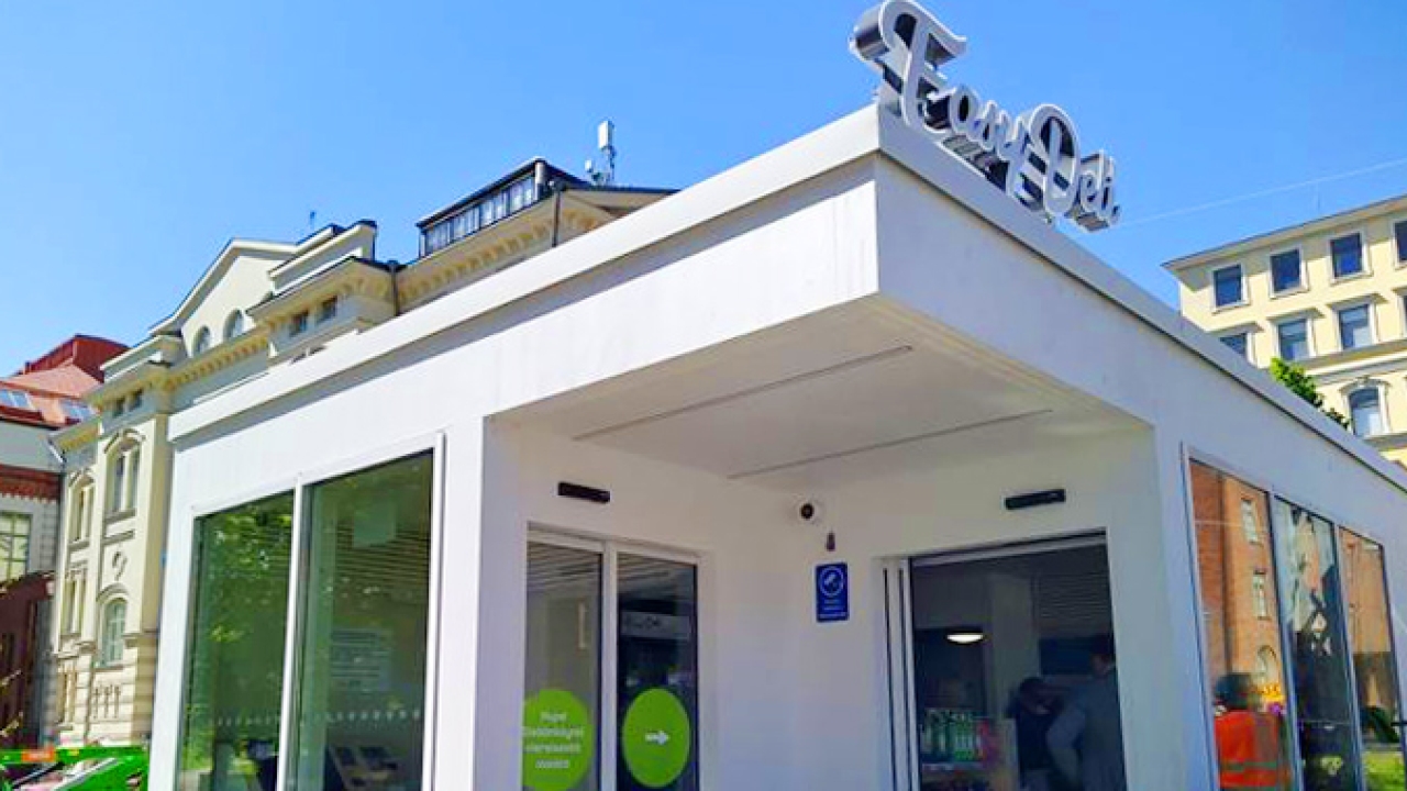 Avery Dennison has partnered with Neste to open a fully automated Easy Deli store in the center of Helsinki, Finland Avery Dennison has partnered with Neste to open a fully automated Easy Deli store in the center of Helsinki, Finland