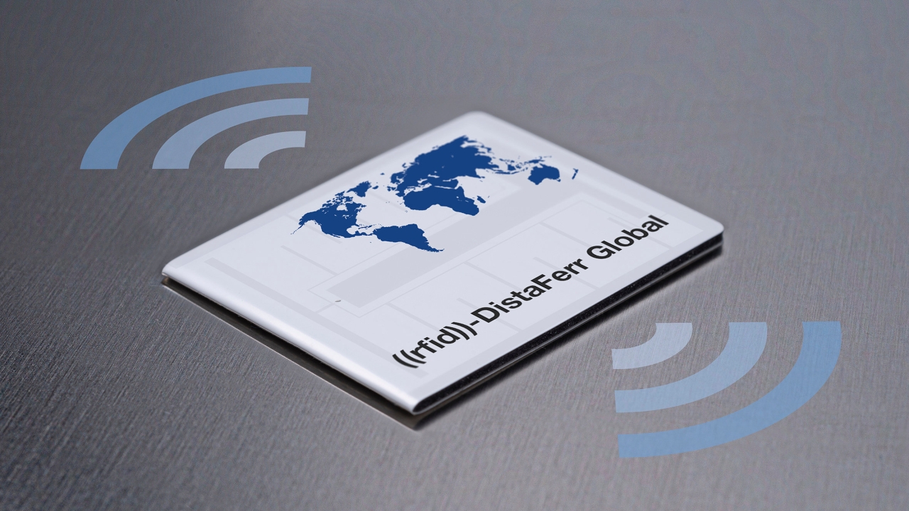 The ((rfid))-DistaFerr Global label with a dual-band antenna enables equal readability in the ETSI and FCC frequency bands 