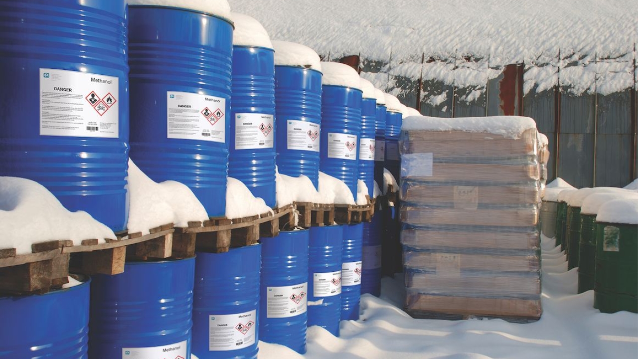 Synthetic labels stand up well to harsh shipping and environmental conditions Synthetic labels stand up well to harsh shipping and environmental conditions
