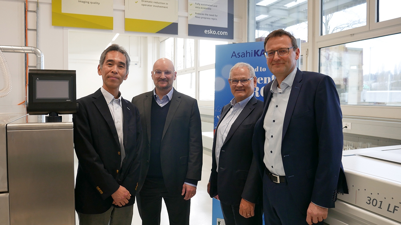 L-R: Masaki Matsumoto, managing director of Asahi Kasei; Dario Urbinati, CEO of Gallus Group; Ferdinand Rüesch, key account manager, anchor investor and member of the supervisory board at Heidelberger; and Dr. Thomas Klein, chief technology officer at Esko.