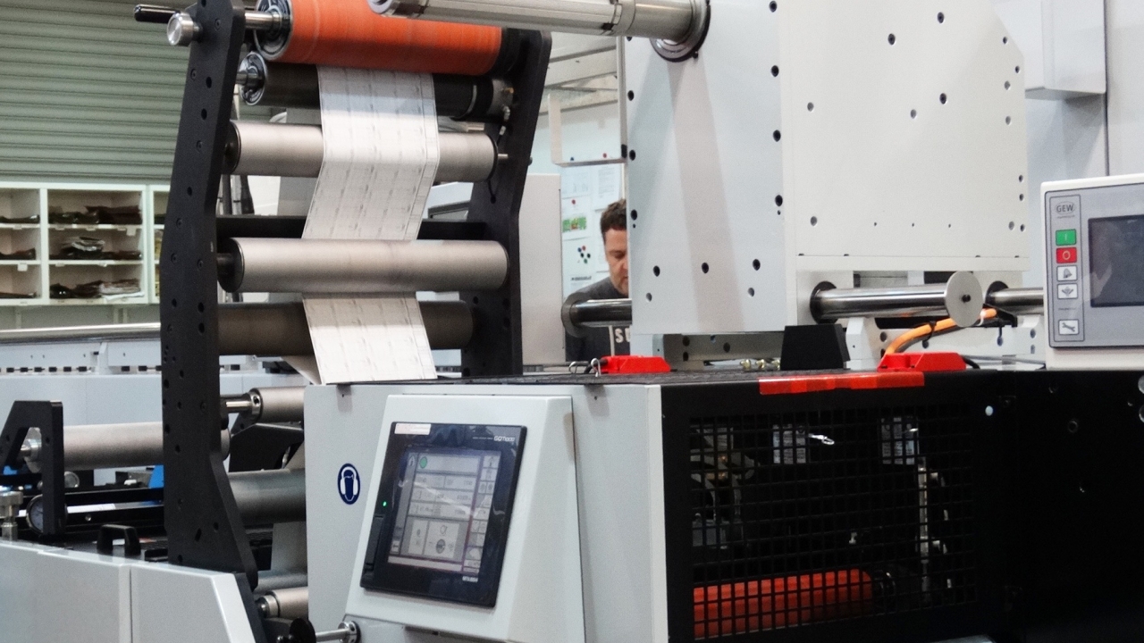 Impact Lablling’s P5 has the new Mark Andy advanced waste rewind system that supports the matrix and allows faster die-cutting