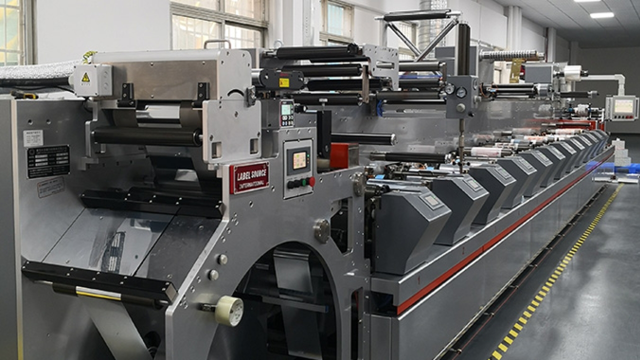Label Source in-line flexo press at Biaoyin