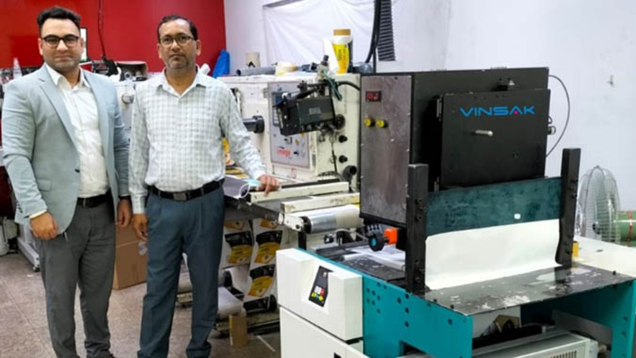 (L-R) BK Mishra of Ajanta Packaging and Avinash Singh of Vinsak (L-R) BK Mishra of Ajanta Packaging and Avinash Singh of Vinsak