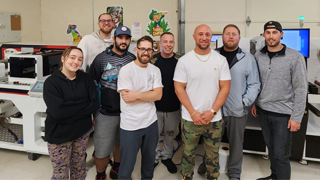Custom 420 has invested in ArrowJet Aqua 330R and ArrowCut Nova 250R from the Arrow Systems portfolio Custom 420 has invested in ArrowJet Aqua 330R and ArrowCut Nova 250R from the Arrow Systems portfolio