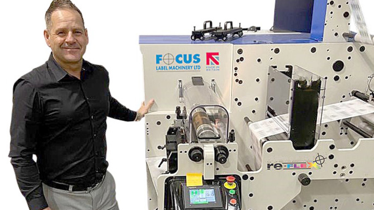 Vista Labels opts for Focus Reflex 330 flexo press Mark Allman, production manager at Vista Labels with the newly installed Reflex 330 flexo press from Focus Label Machinery
