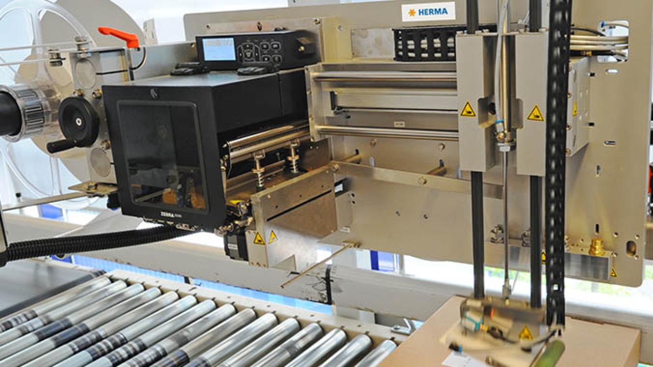 Hanes Australasia has committed to the Herma InNo-Liner system for shipping and logistics labels as part of its 2025 sustainability goals Hanes Australasia has committed to the Herma InNo-Liner system for shipping and logistics labels as part of its 2025 sustainability goals