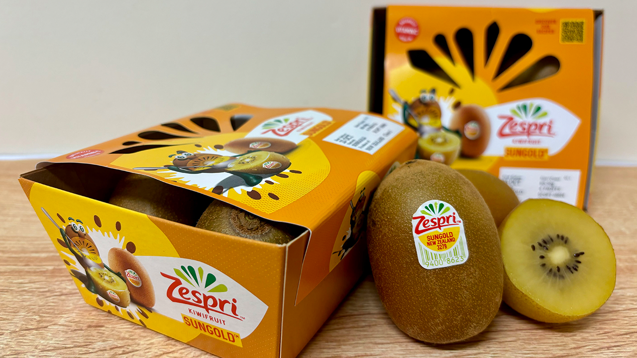 Zespri kiwis next to new packaging