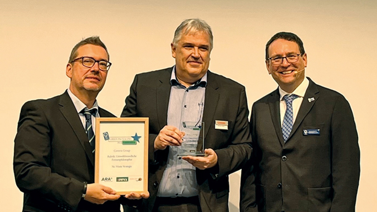 (L to R): Harald Peter Eckert, Kompack, Christian Kolarik, Coveris and Johannes Bergmair, World Packaging Organisation