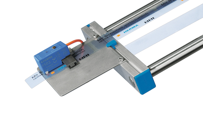 Figure 2.19 - Illustration, courtesy of Herma, shows an example of a label sensing device