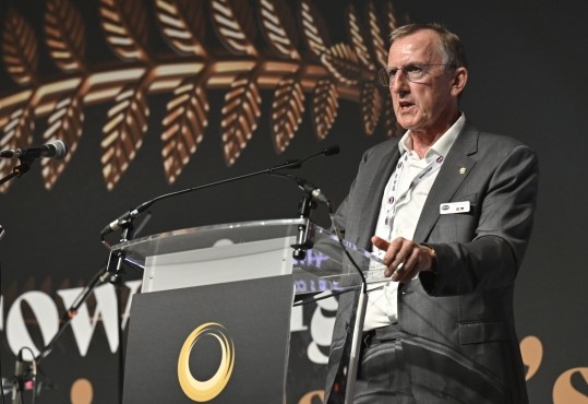 Malcolm Rae, founder of GEW, won the Global Achievement Award