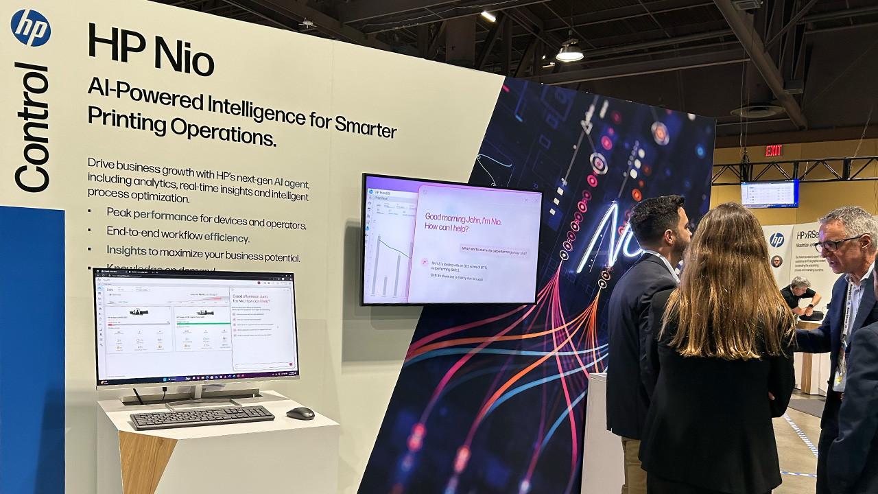 A booth at the Solutions Showcase gave attendees the opportunity to experience HP Nio