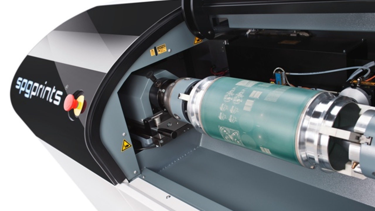 rotaLEN is a direct laser engraving system for imaging rotary screens with resolutions of up to 4000dpi in a single step.