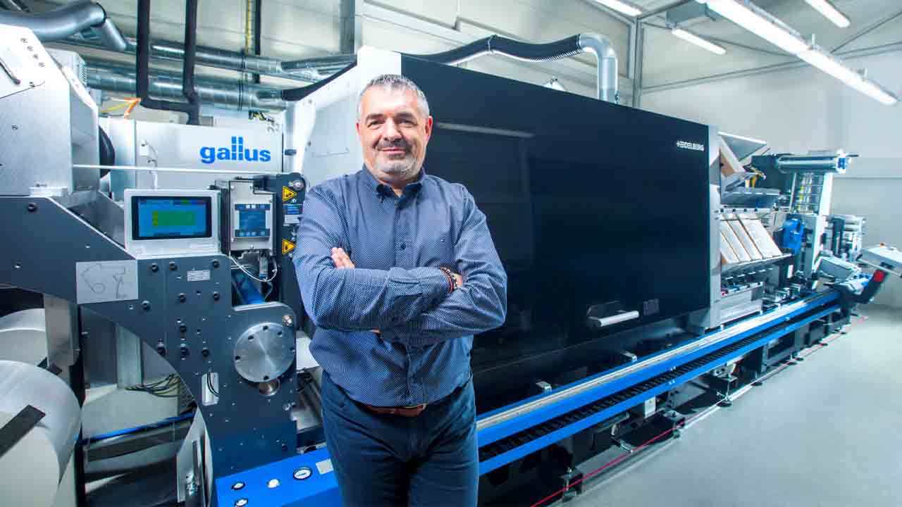 Martin Chaluš, owner, Flexon, in front of his Gallus One which features an additional flexo unit and a semi-rotary die-cutting module.