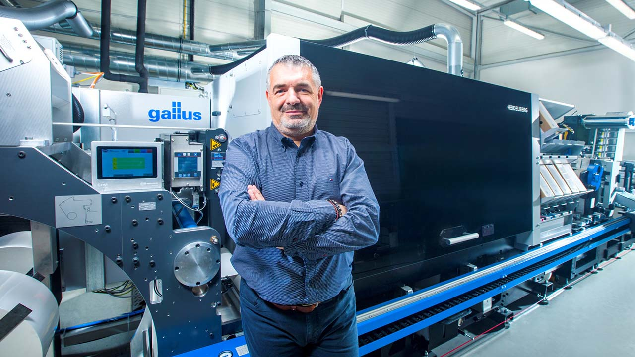 FlexON onwer Martin Chaluš with newly installed Gallus One press