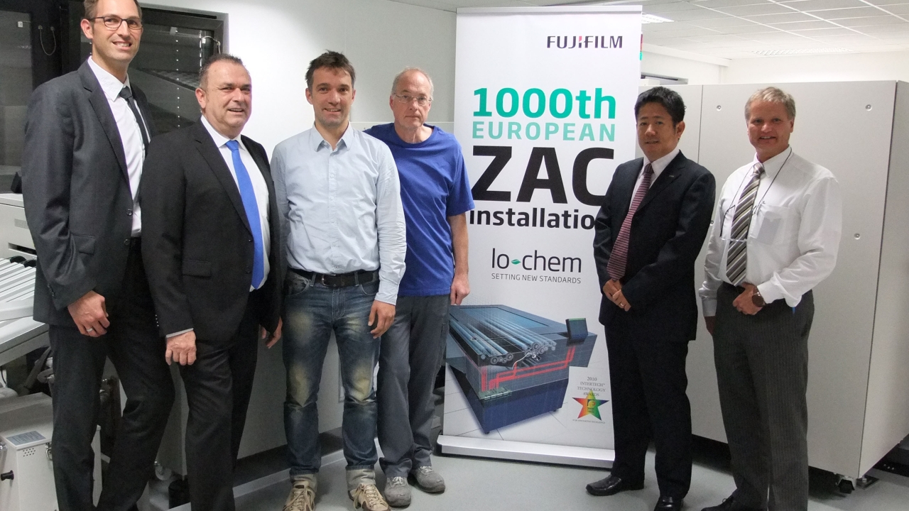 German packaging specialist Cartonic Packaging Group (CPG) has invested in a ‘lo-chem’ system comprising Brillia HD LH-PLE plates and an FLH-Z Zac processor, for long run commercial print applications that require enhanced scratch resistance, the 1,000th installation of this type of processor in Europe by Fujifilm
