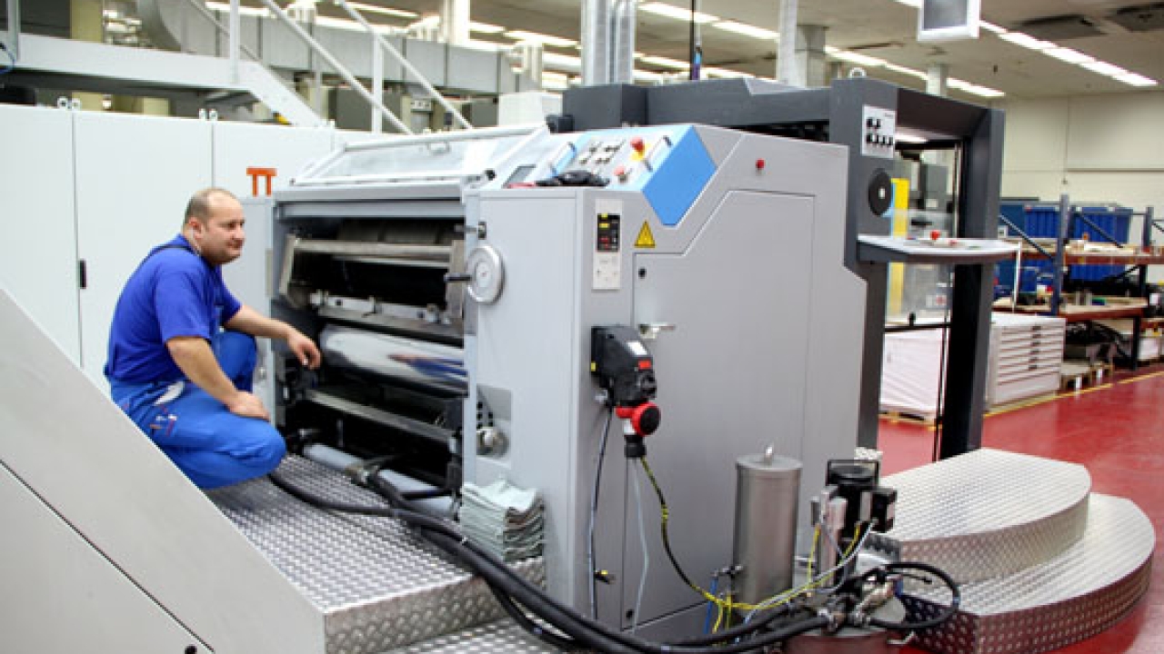 Flint plates powering sheet-fed gravure printing at Amcor