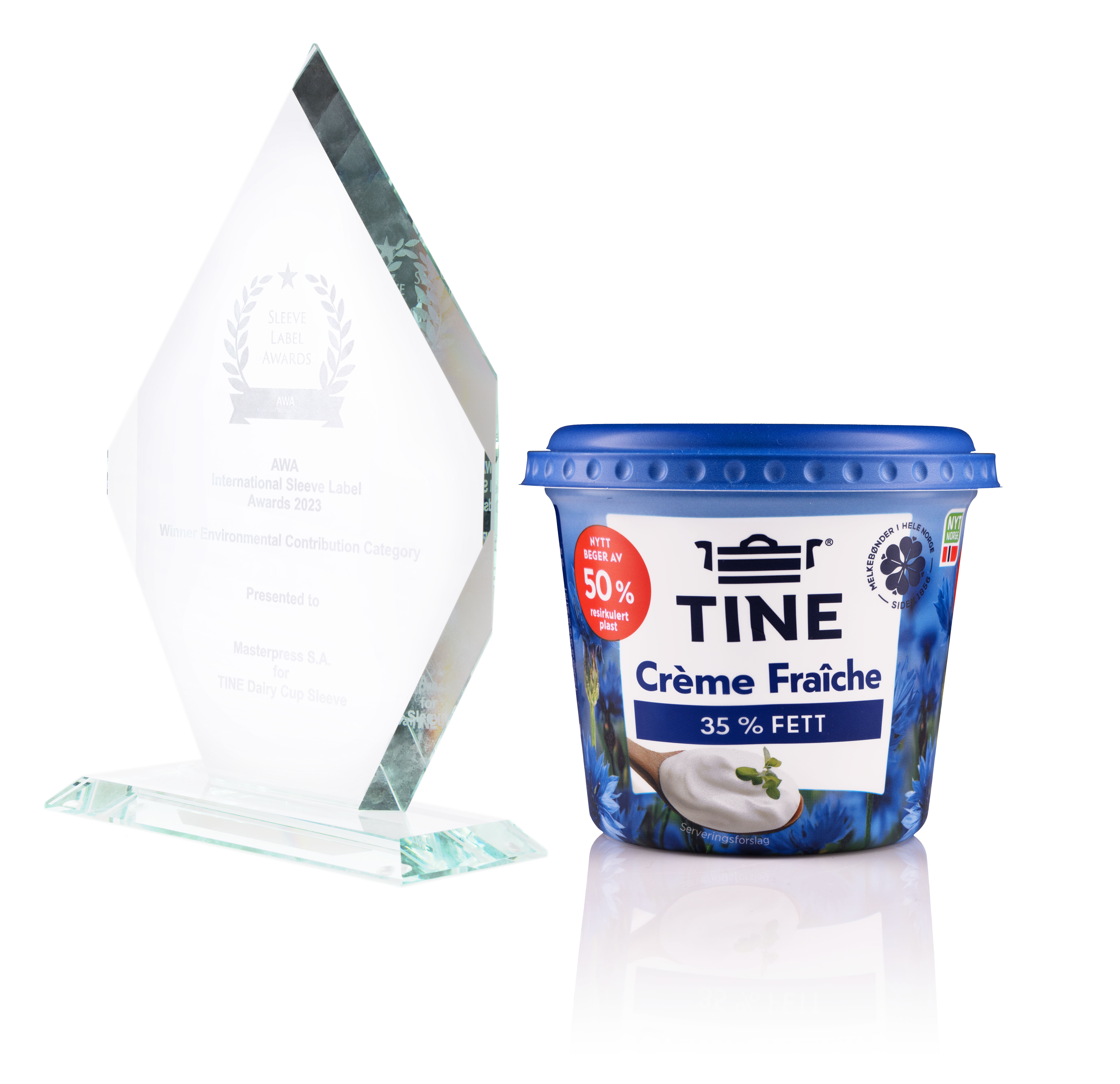 Masterpress’ TINE 300g Dairy Cup Sleeve won AWA’s Environmental category award for its low-density mono-material like polyolefi n shrink sleeve, enabling easier recycling