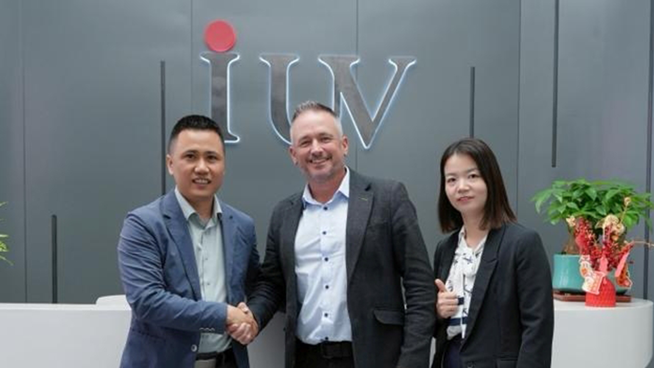 (L–R): Peter Lin, chairman of IUV; Mark Daws, director of labels and packaging in ANZ at Currie Group; Lydia Jin, regional sales manager for Asia Pacific and North Africa at IUV.