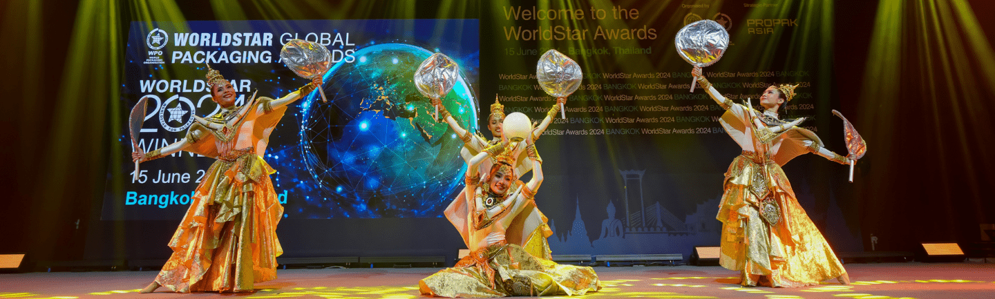 The evening started with an authentic cultural performance, celebrating the rich heritage of Thai culture.