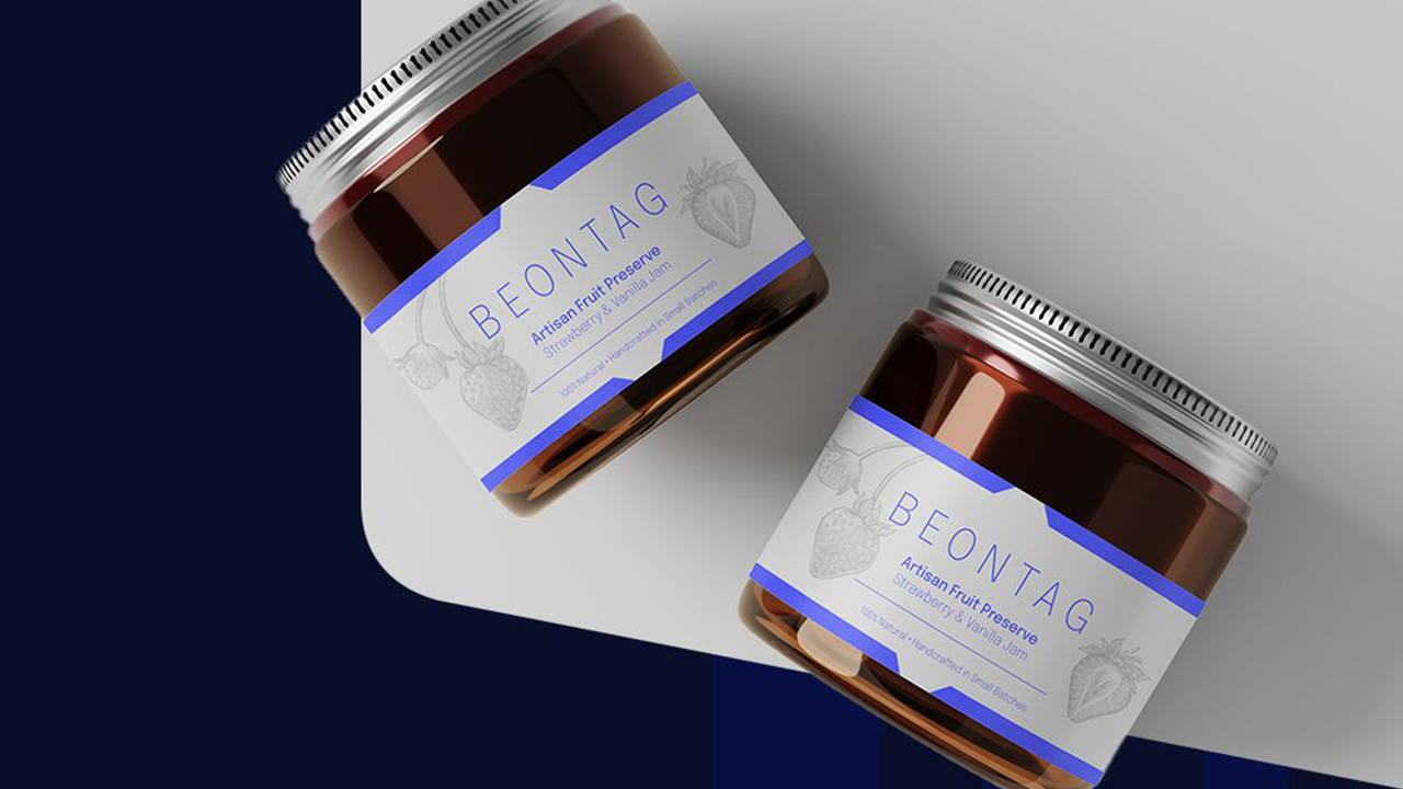 Two small jars with labels that say 'Beontag'