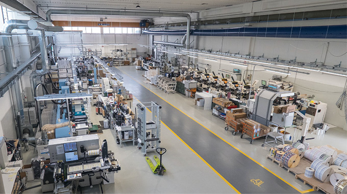 In 2019 Riber Etichette moved to a state-of-the-art production facility in Montirone, near Brescia