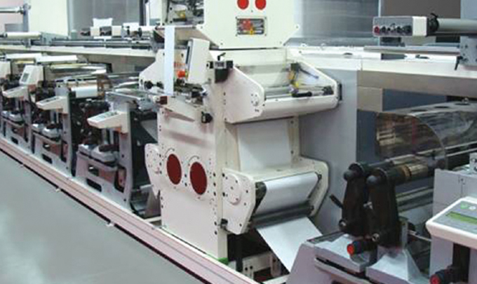 Figure 2.5 - Typical flatbed foiling/embossing unit