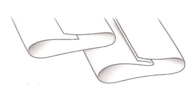Figure 4_13 Overlap seam (left) and fold-over or fin seam (right). Illustrating the two different ty