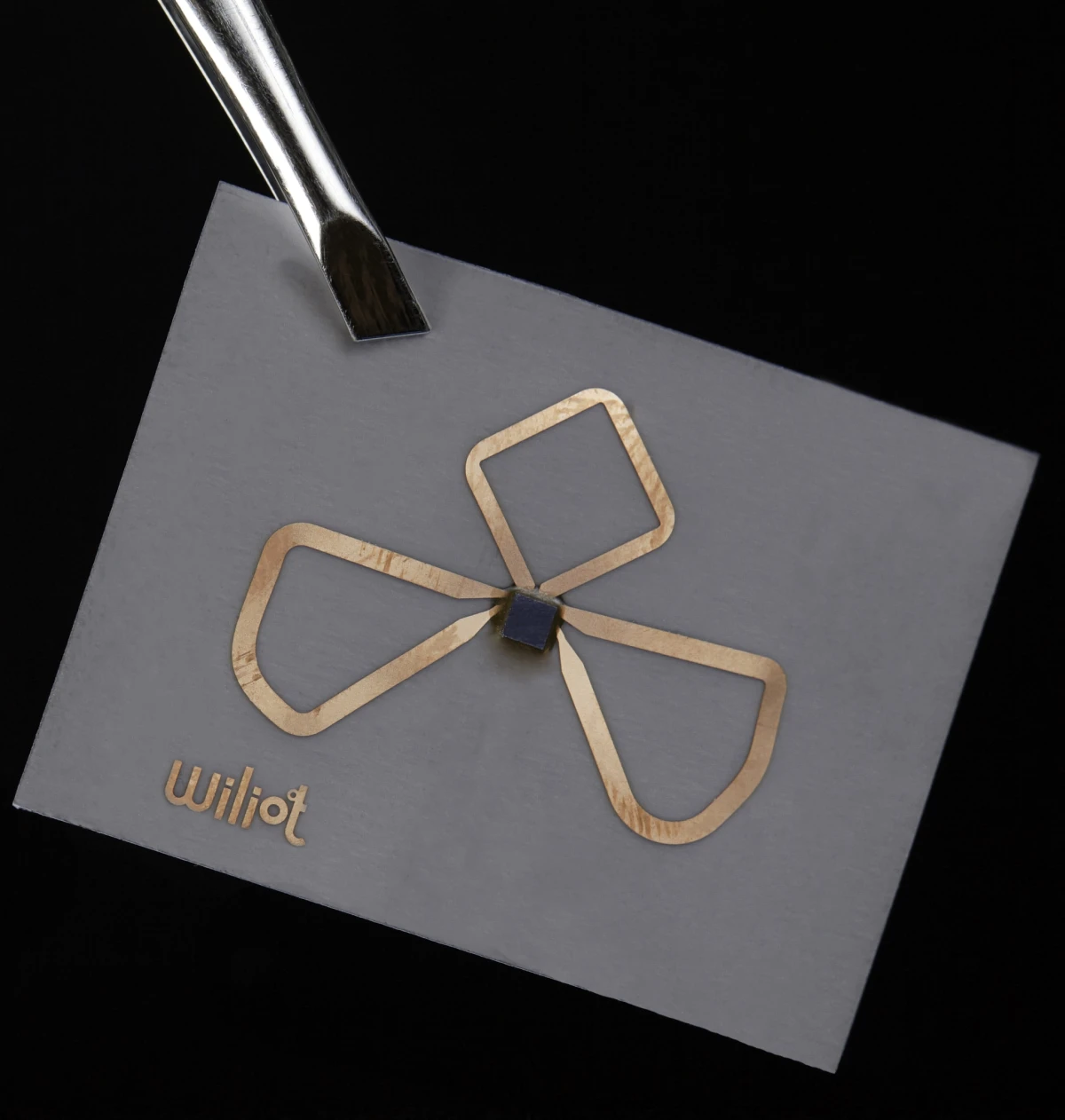 Sensor Stock Sticker First battery-free Bluetooth sticker sensor tag developed | Labels ...