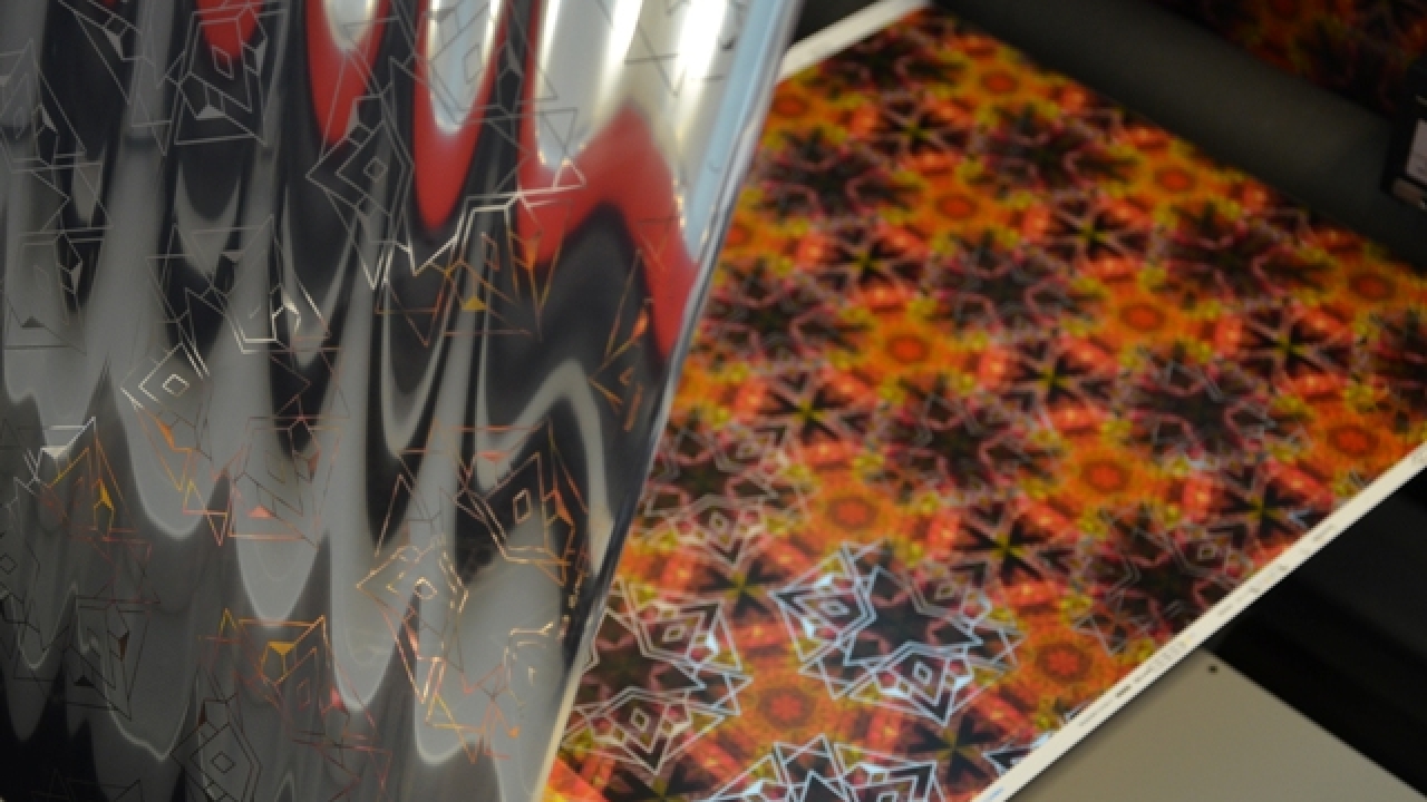 Art by Marjolein Linders printed with cold foil on a MPS EF press