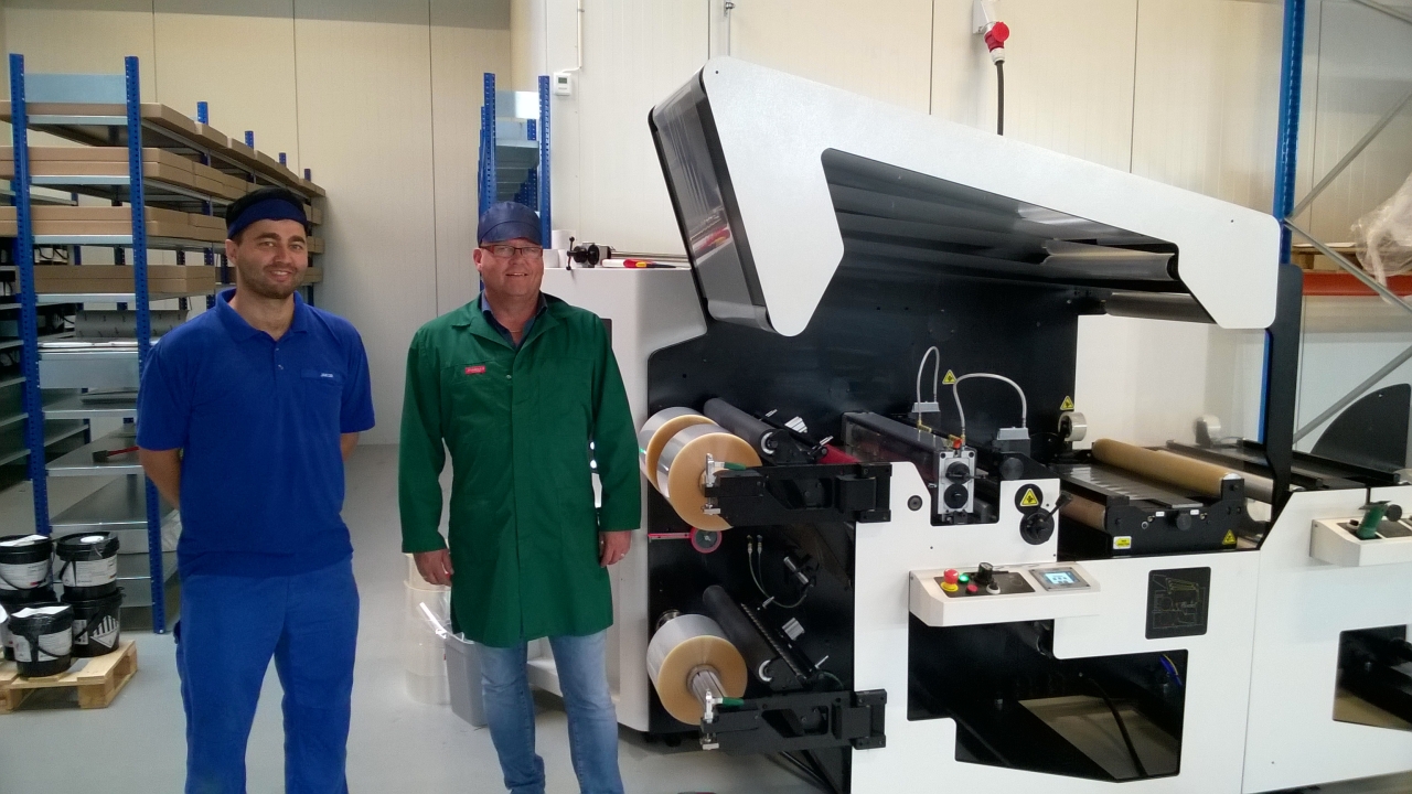 Jakob Abildgård of Dan Labels and Mads Iversen from RR Print with the Rotoflex VLI