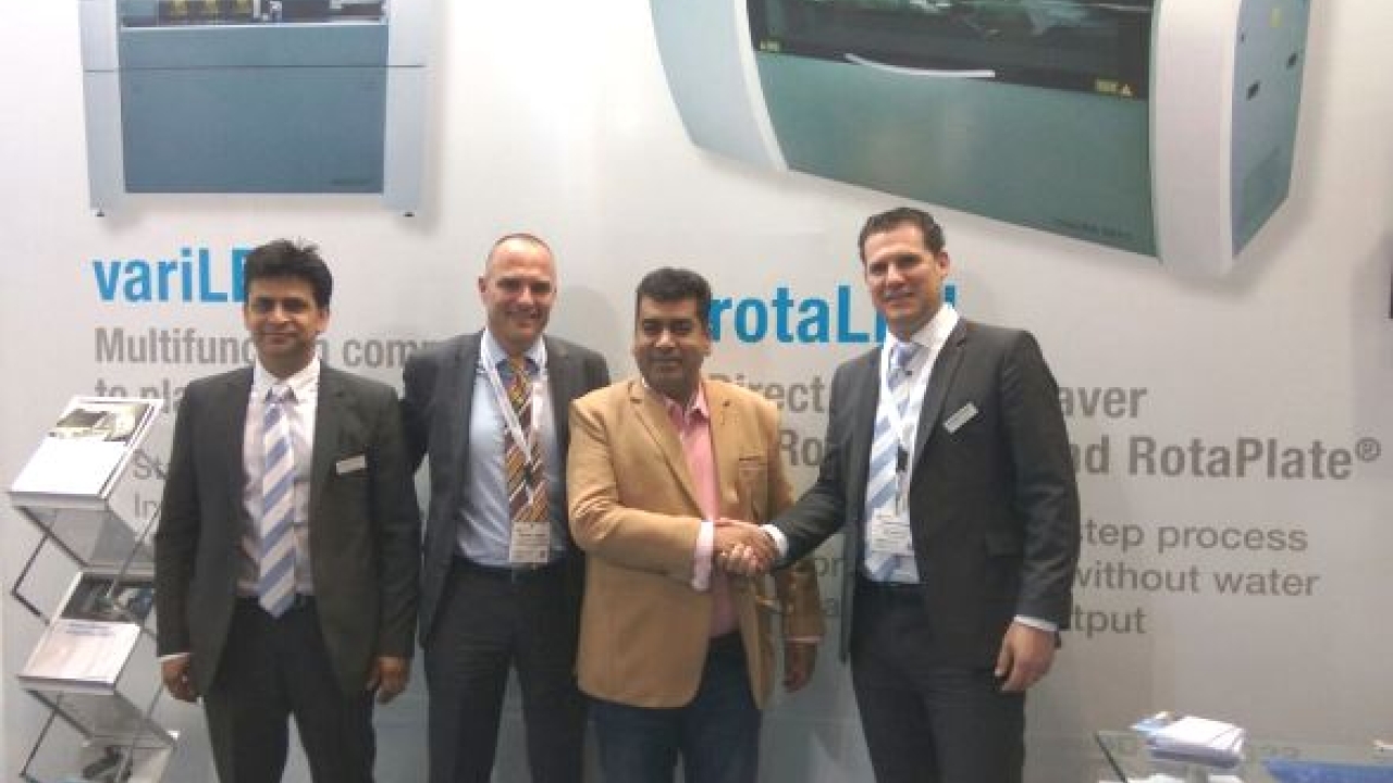 SPG Team with Sanjeev Sondhi of Zircon Technologies announcing the deal at the Stovec stand during Labelexpo India 2016