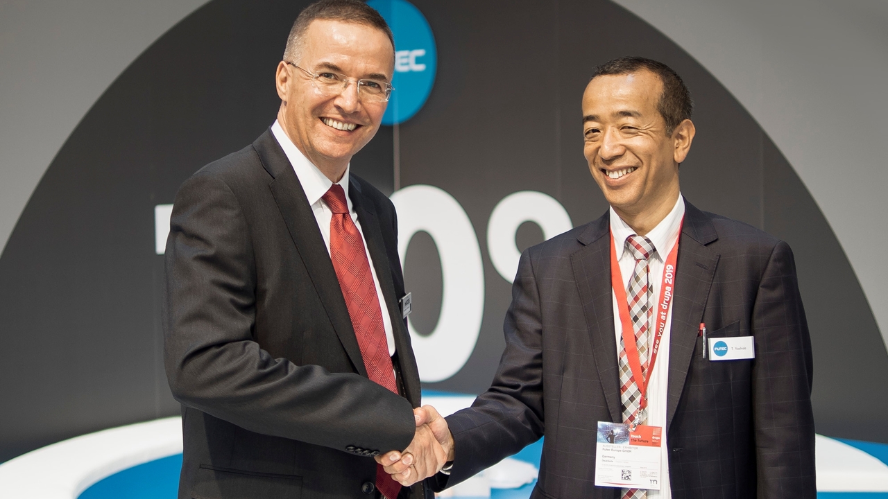 L-R: Francesco Cristante, general manager, Maxcess; Takashi Yoshida, general manager, Futec Europe L-R: Francesco Cristante, general manager, Maxcess; Takashi Yoshida, general manager, Futec Europe