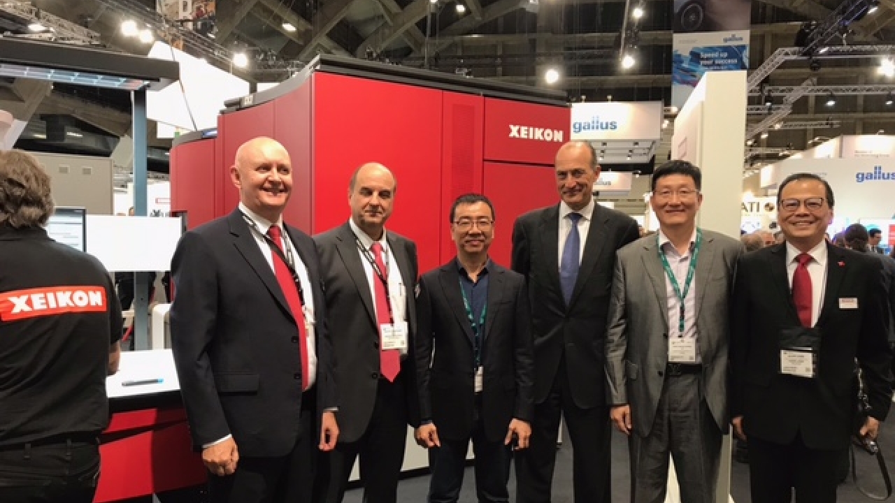 Picture (from left): Bent Serritslev, Xeikon Asia-Pacific managing director; Benoit Chatelard, president and CEO, Digital Solutions, Flint Group; Jiongda Chen, Guangzhou Hongda CEO; Antoine Fady, Flint Group CEO; Dennis Deng, Guangzhou Hongda; and Jackie Chen, Xeikon general sales manager, Greater China Picture (from left): Bent Serritslev, Xeikon Asia-Pacific managing director; Benoit Chatelard, president and CEO, Digital Solutions, Flint Group; Jiongda Chen, Guangzhou Hongda CEO; Antoine Fady, Flint Group CEO; Dennis Deng, Guangzhou Hongda; and Jackie Chen, Xeikon general sales manager, Greater China