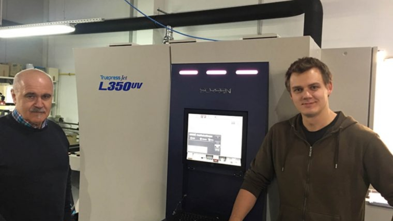 Tenovis owner Peter Detiček (left) and Tenovis press operator Nino Miholič (right) and the Screen Truepress Jet L350UV Tenovis owner Peter Detiček (left) and Tenovis press operator Nino Miholič (right) and the Screen Truepress Jet L350UV