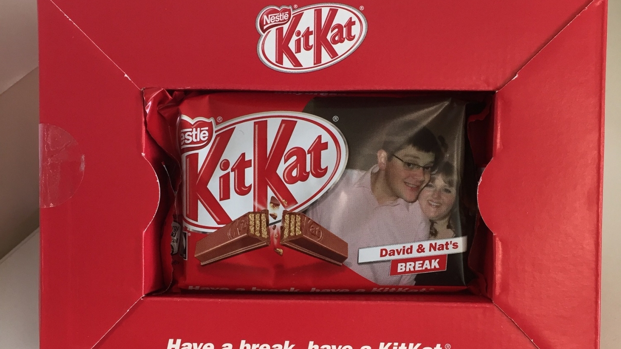 L&L deputy editor David Pittman gifted his wife with a personalized KitKat pack to mark their wedding anniversary