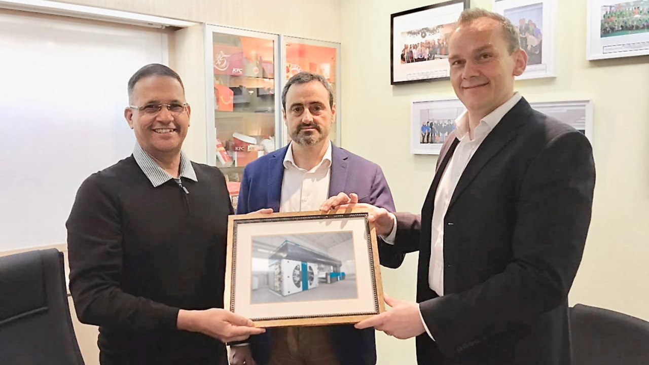 Pictured (from left): Ratha Kerisnan, managing director IPP; Andrea Dallavalla, KBA-Flexotecnica; Andreas Friedrich, managing director, KBA Asia-Pacific