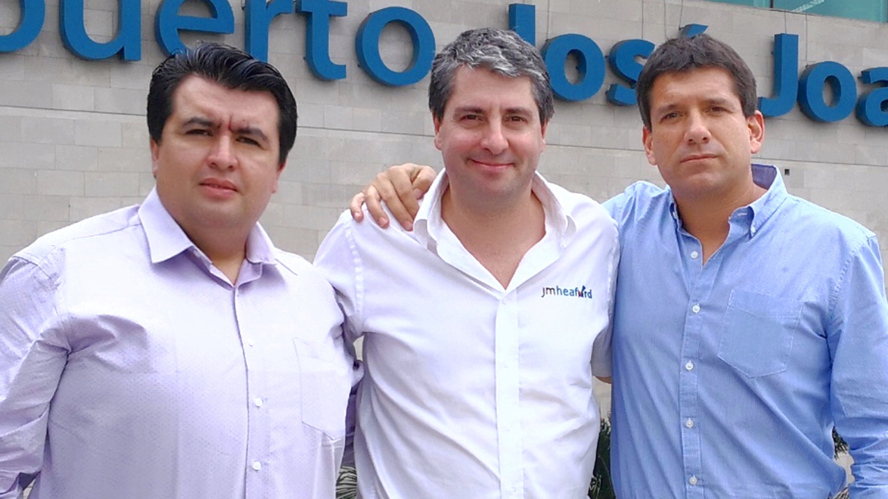 Pictured (from left): Alexander Piedra, Quimica Anders Ecuador; Nick Vindel, JM Heaford; Horst Eichhorn, Quimica Anders Pictured (from left): Alexander Piedra, Quimica Anders Ecuador; Nick Vindel, JM Heaford; Horst Eichhorn, Quimica Anders