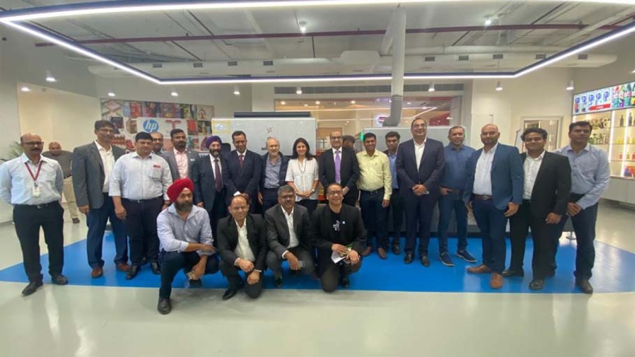 HP and TechNova team with HP Indigo 6K digital press at the new Touch Center in Mumbai
