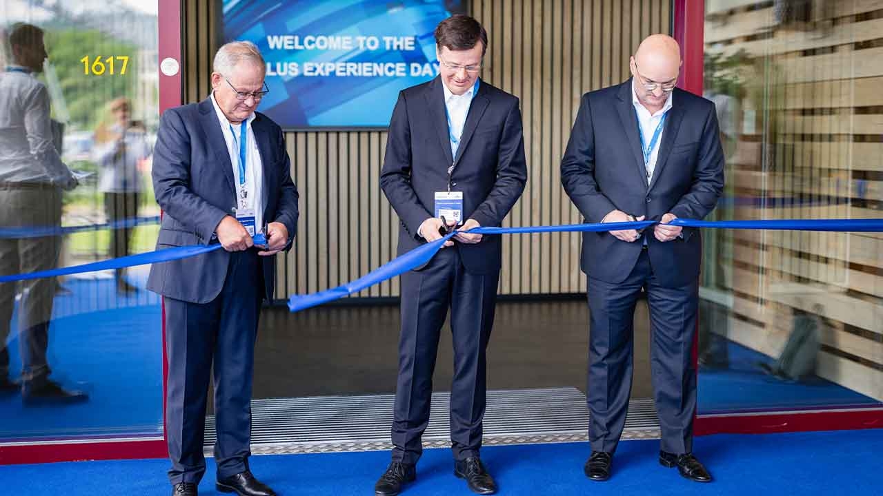 Ferdinand Reusch, Dr Ludwin Monz and Dario Urbinati open Gallus Experience Center