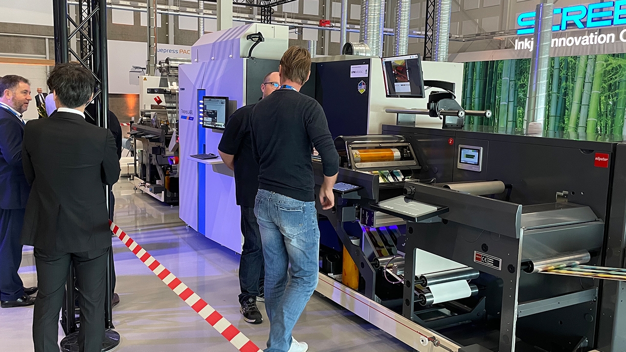 Screen-Nilpeter hybrid press on the floor of the Inkjet Innovation Center