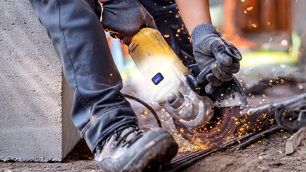 Someone uses a circular saw fitted with the Viking Micro+ tracker
