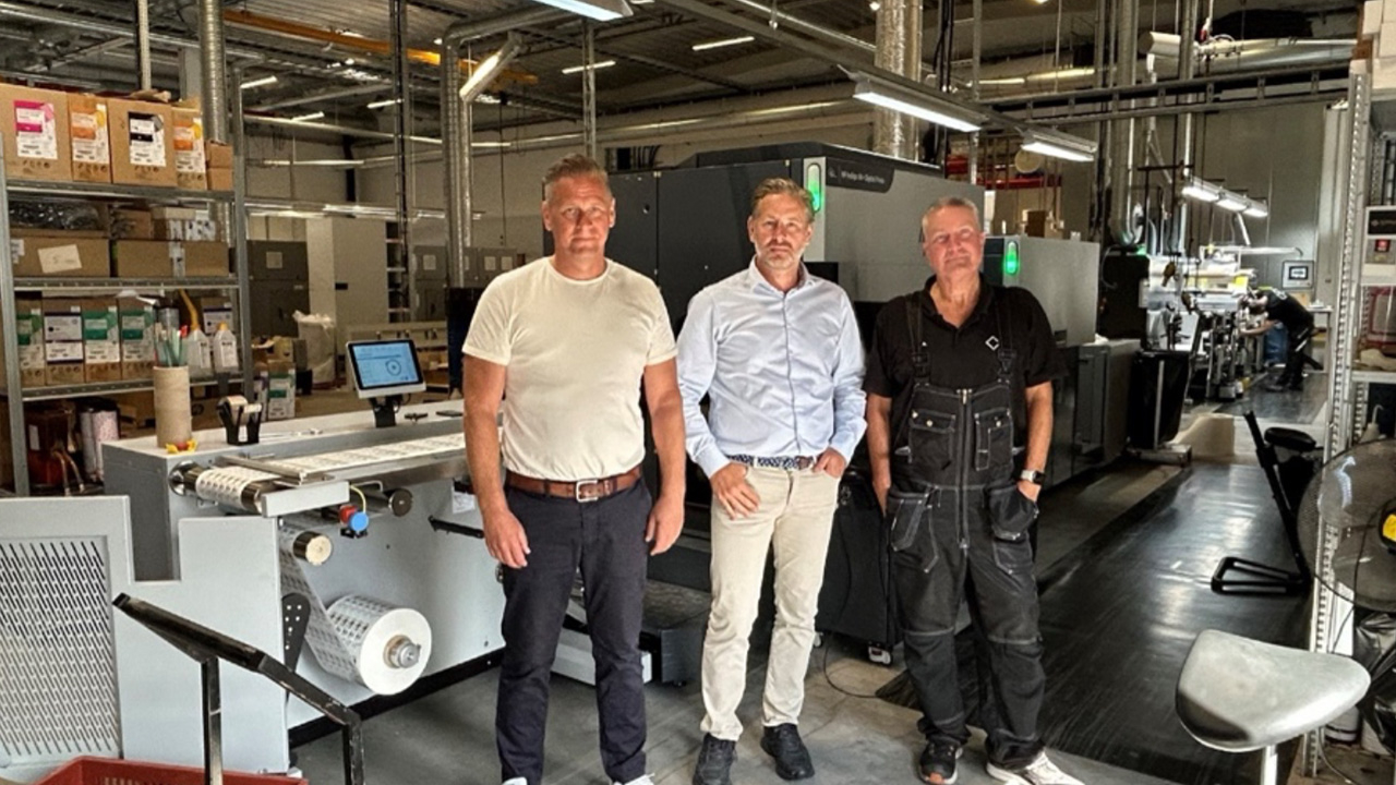L-R: A part of Boxes & Labels team: Kalle Järnfors, production manager; Dennis Artursson, CEO; and Jonas Alkstrand, operator