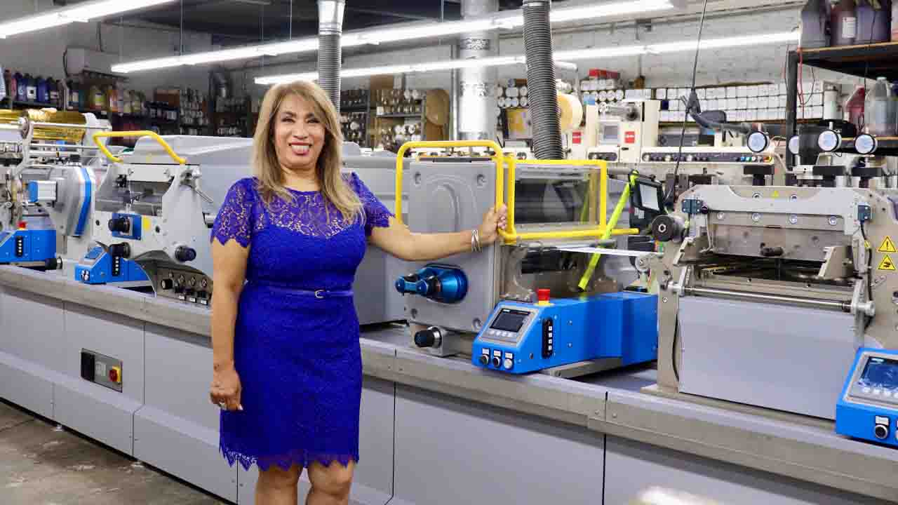 Martha García with the new Cartes GT360 at Etiquetas y Formas