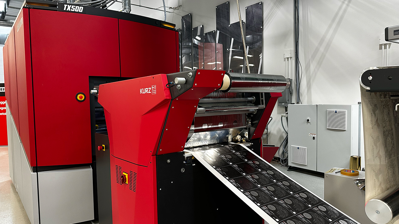 The TX500 press integrated with the Kurz metallization unit