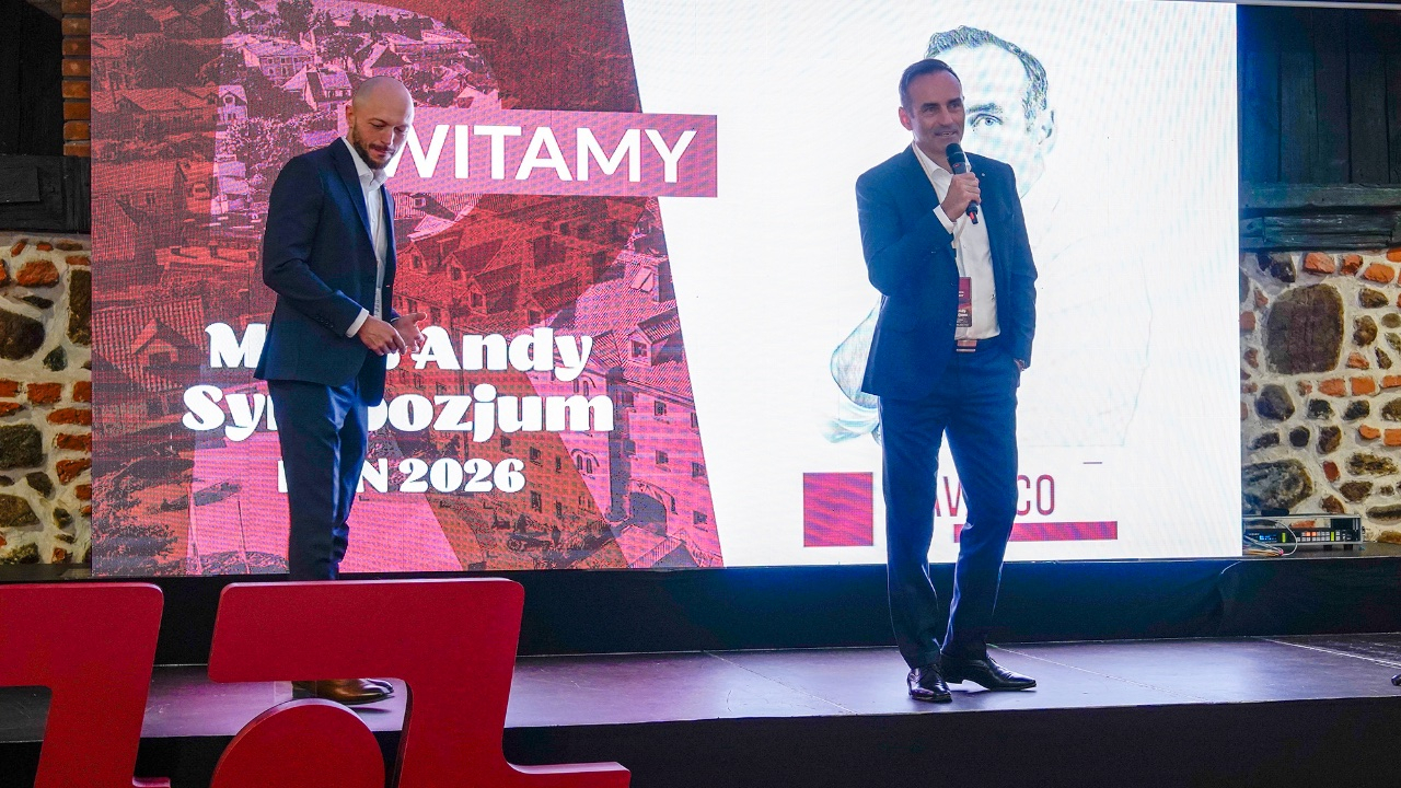  Łukasz Chruśliński (left), European sales manager at Mark Andy and Tom Cavalco, vice president of international sales, welcome participants to the Mark Andy Europe Symposium 2026.
