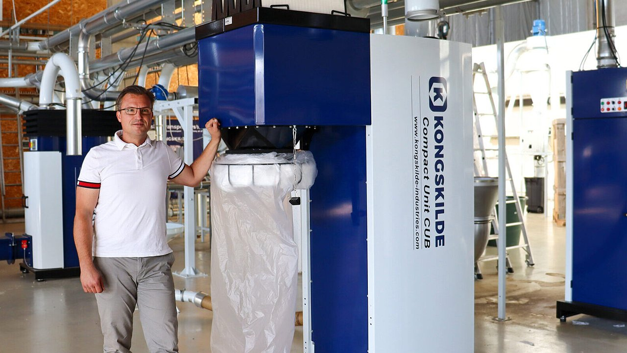 Thomas Thor with the Kongskilde CUB All-in-One Unit at the Kongskilde Technology Center in Sorø, Denmark.