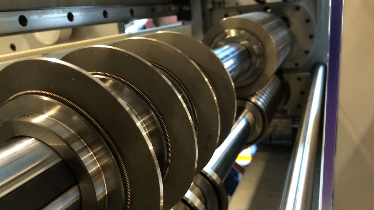 GM unveils new finishing systems at Labelexpo